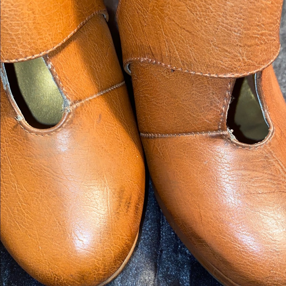 UNLISTED BROWN BOOTS- by KENNETH COLE - Picture 7 of 9